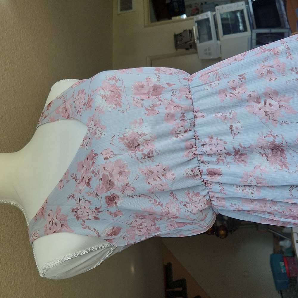 Beautiful summer dress in grey and rose